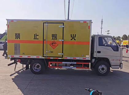郸城爆破器材运输车技术升级与安全合规新趋势