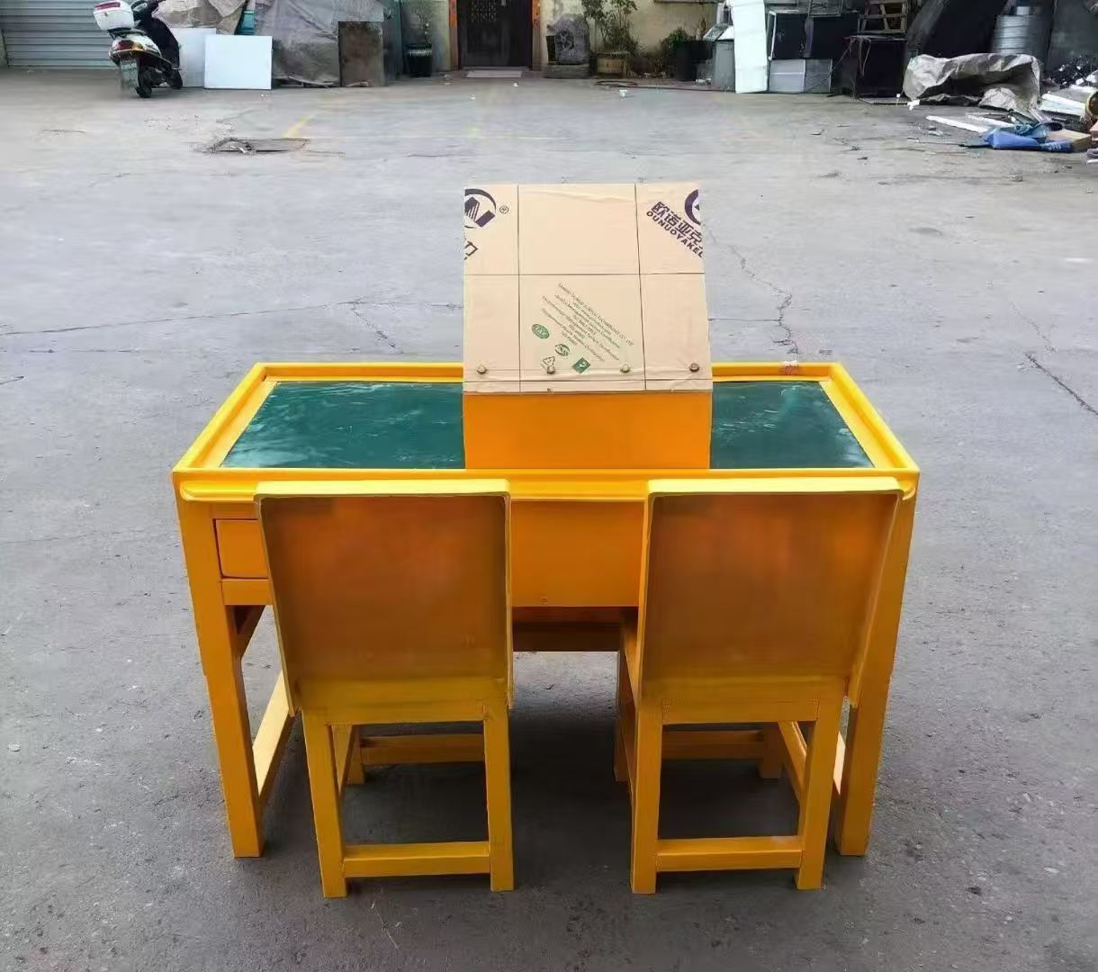 郸城防静电导通桌井下煤矿火工品发放桌：危险品流转的安全守护者